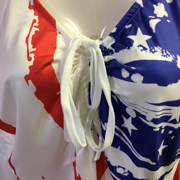 3/$25 Patriotic American Flag Style Gathered Front Top Size Medium - Picture 5 of 6